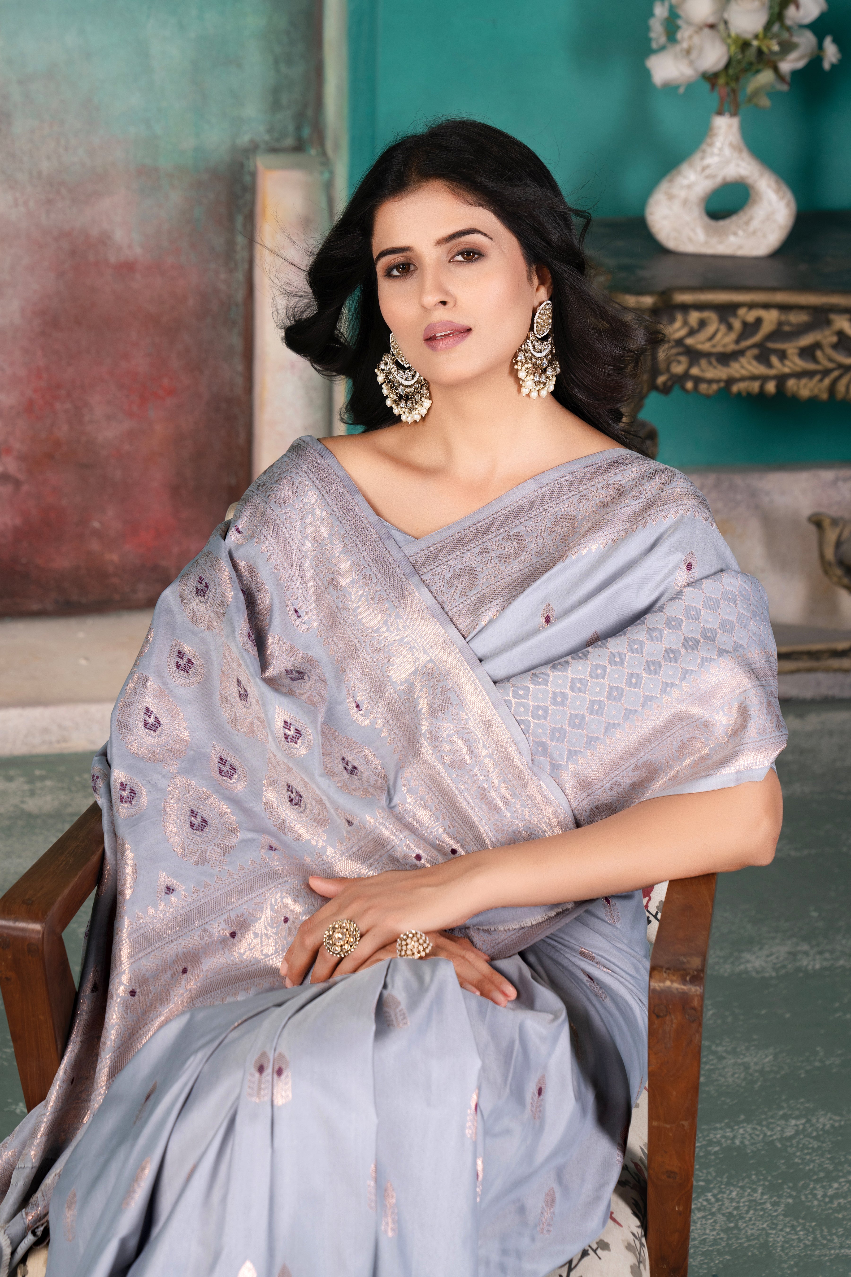Elegant Silver-Blue Banarasi Silk Saree with Intricate Zari Work